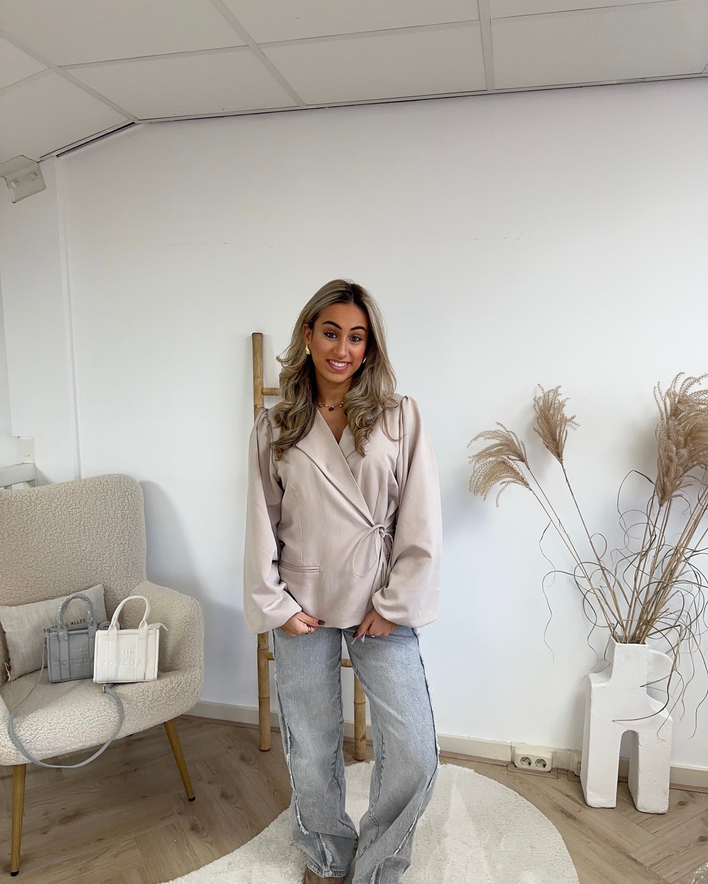 SKYLER OVERSLAG BLAZER - BEIGE