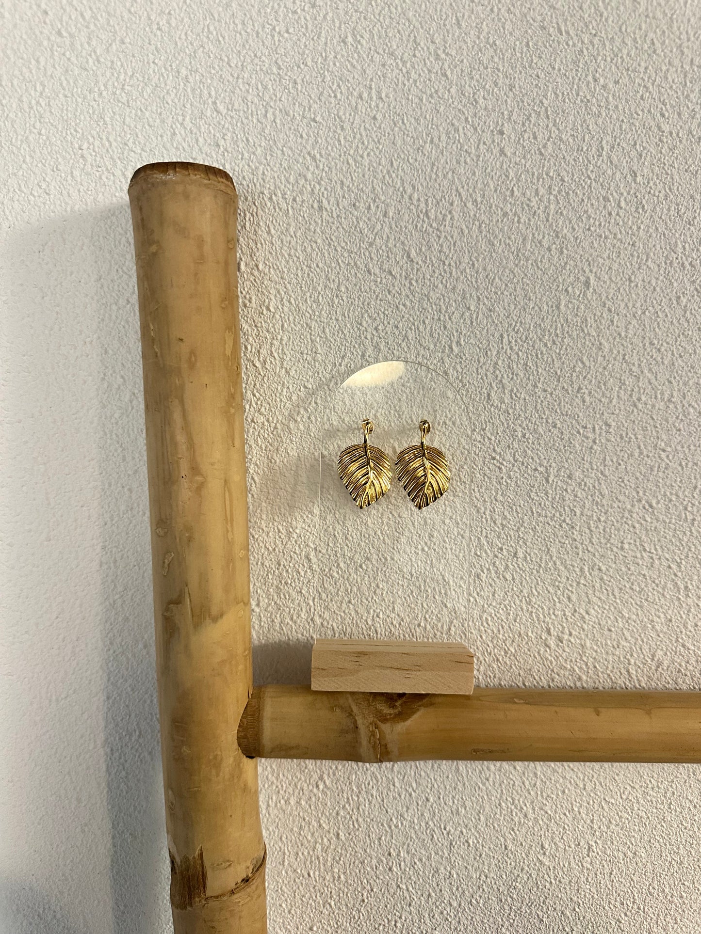 Oorbel blaadje goud