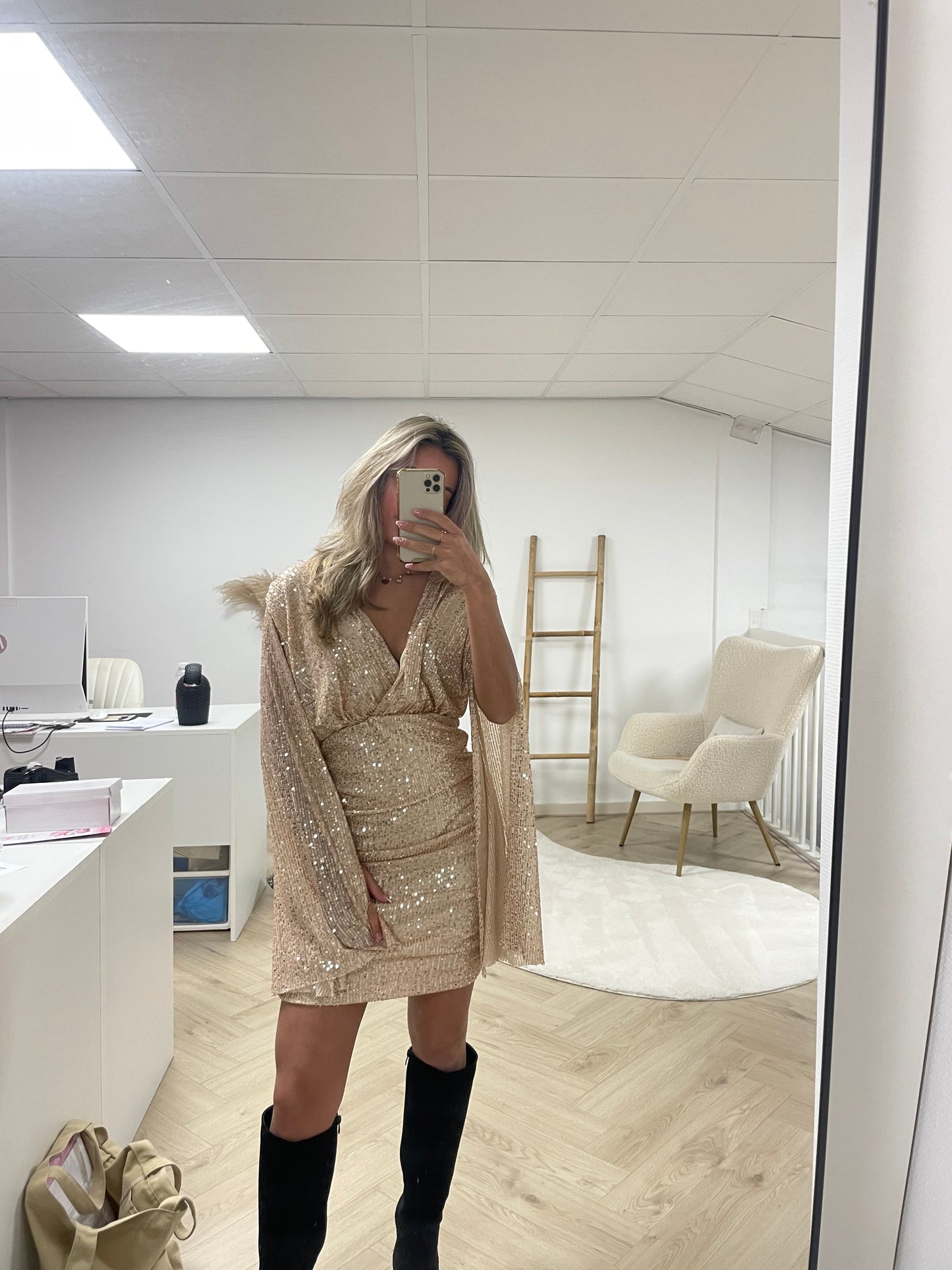 GLITTER JURK BEIGE