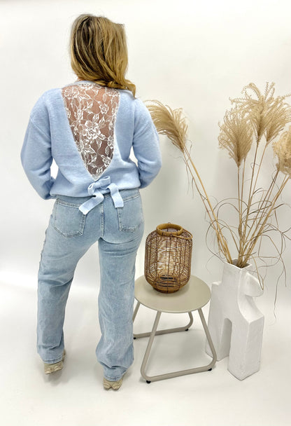 Olivia trui met kanten rugdetail blauw