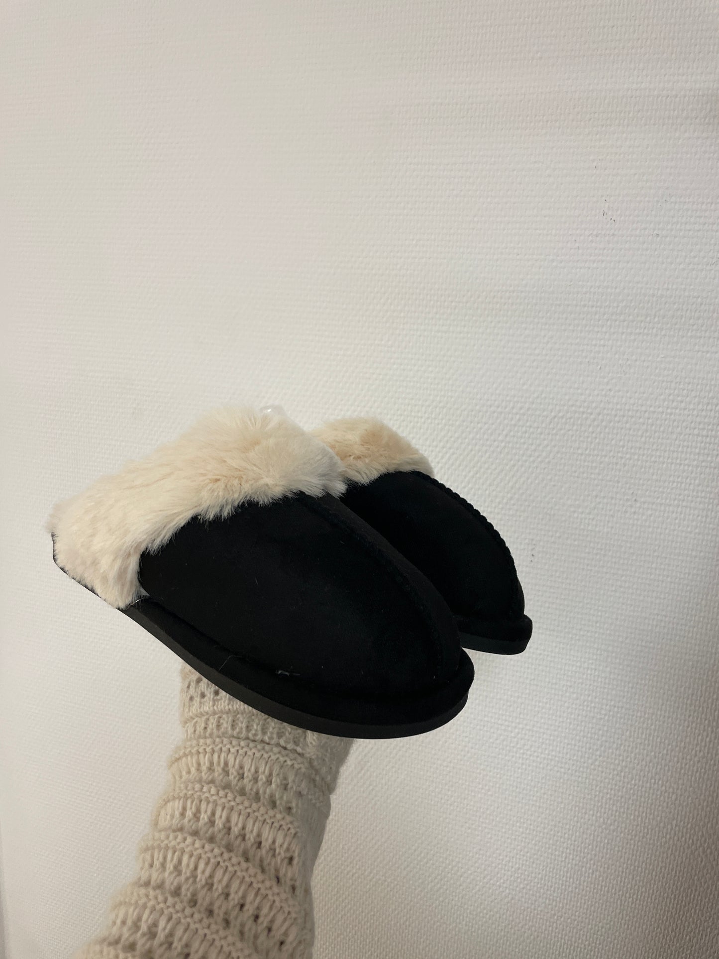 PANTOFFEL ZWART