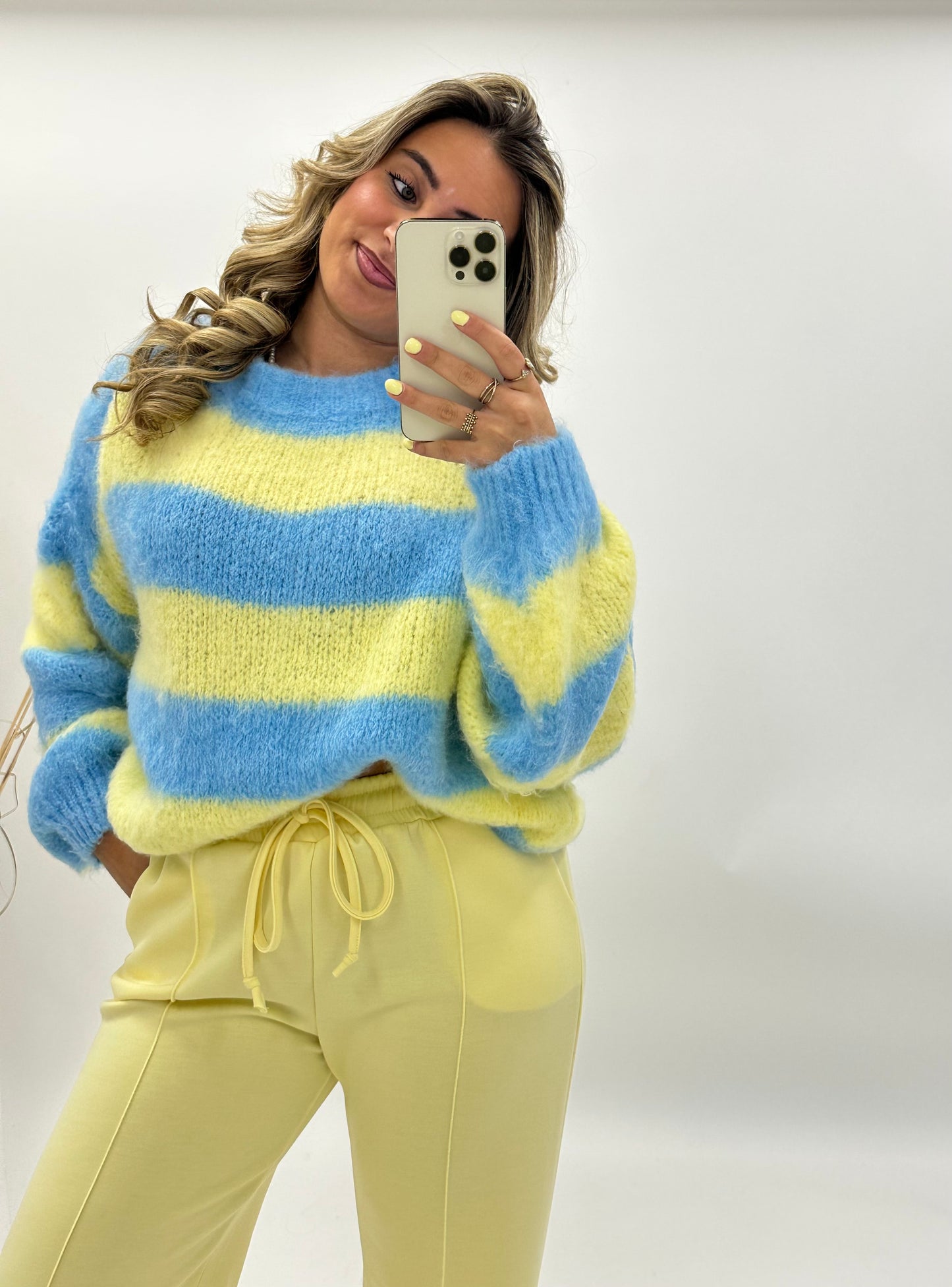 Lora trui pastel blauw geel