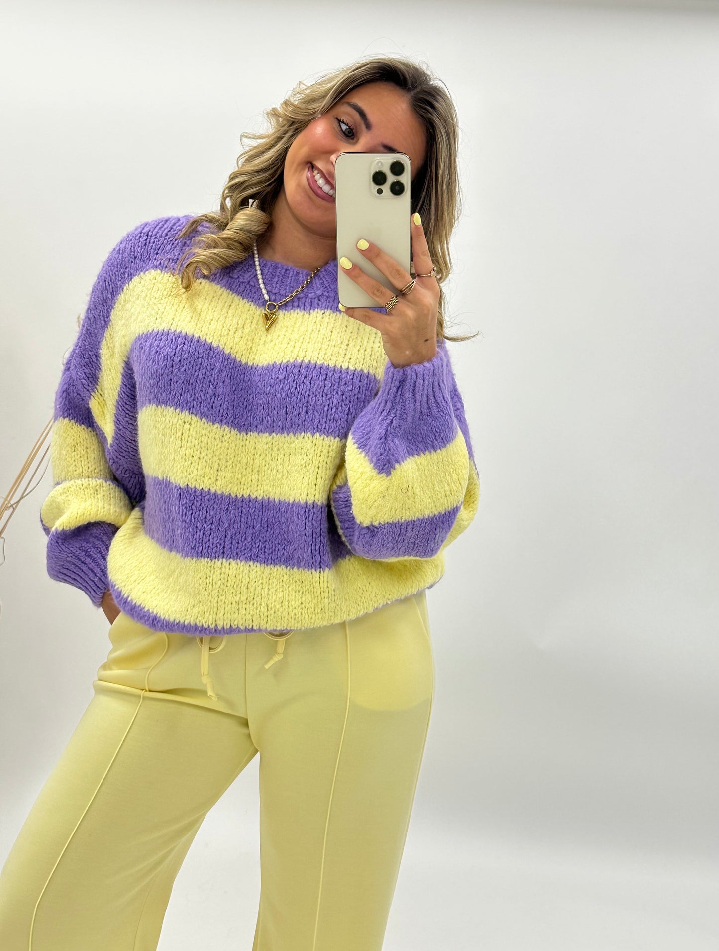 Lora trui pastel paars geel